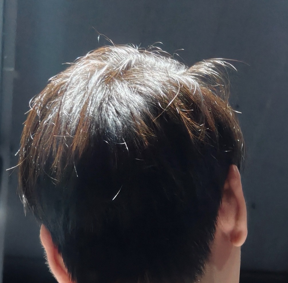 头发丝儿都那么可爱！小呆毛儿～[么么哒]最适合被我亲晕请问各位ee，我们家孩子耳
