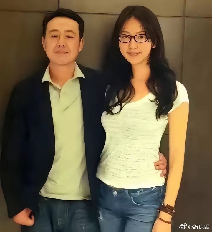 张颂文估计已经意识到了，老婆哪哪都好，但有一个明显“缺点”，那就是老婆为了家庭忽