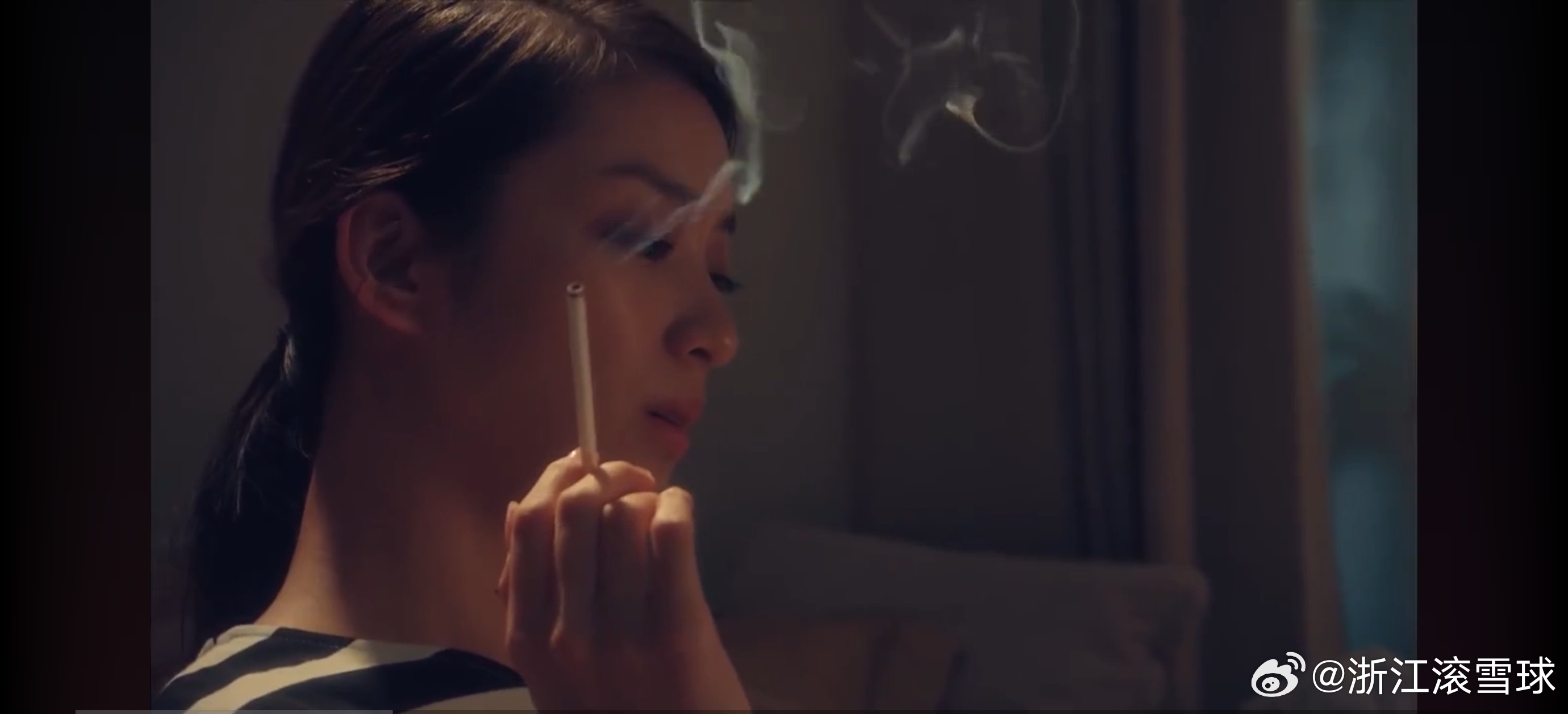 在刷一部日本的电视剧《黑皮记事本》，很好看。 在任何一个社会，不同的阶级几乎极少