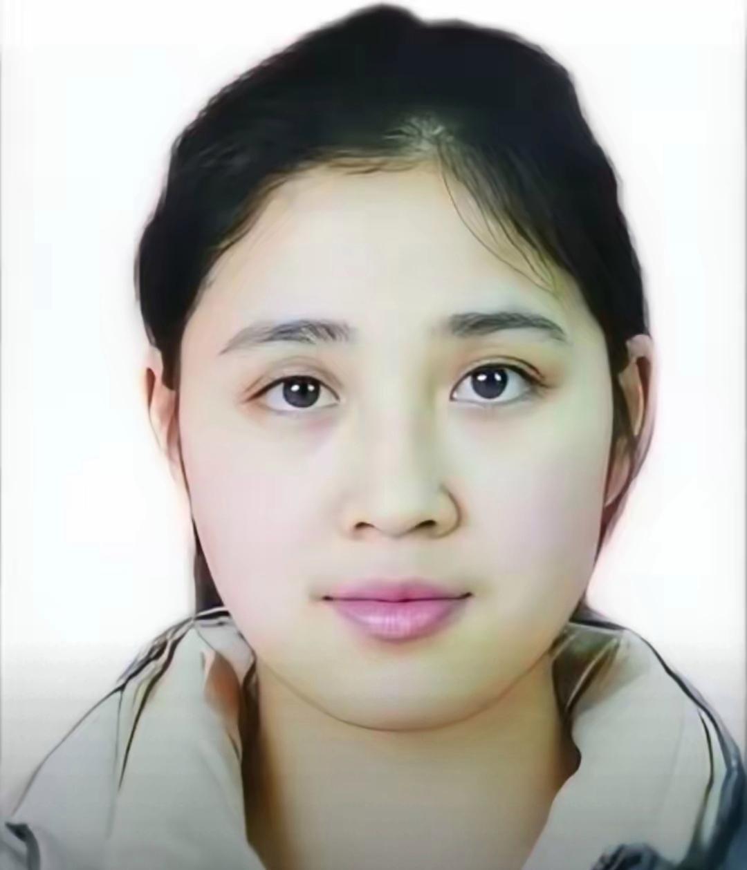 1990年，重庆36岁光棍捡到了一个女婴，不舍吃不舍喝将女孩养大，谁知，养女成年