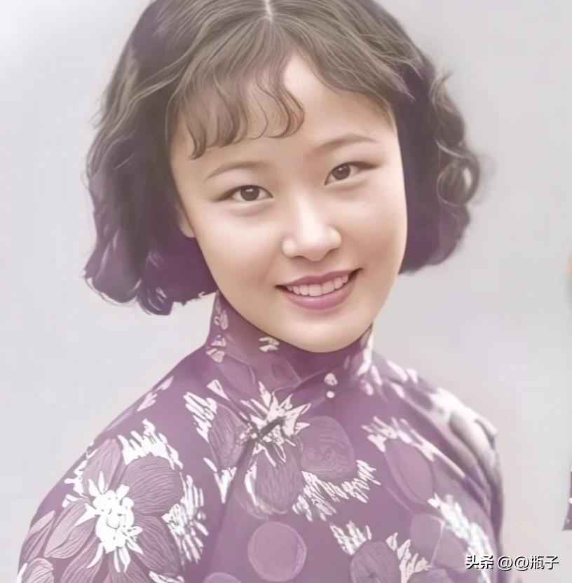 溥仪三妹韫颖（1913－1992），
韫颖在北京紫禁城降生，乳名“佩格”。由于在
