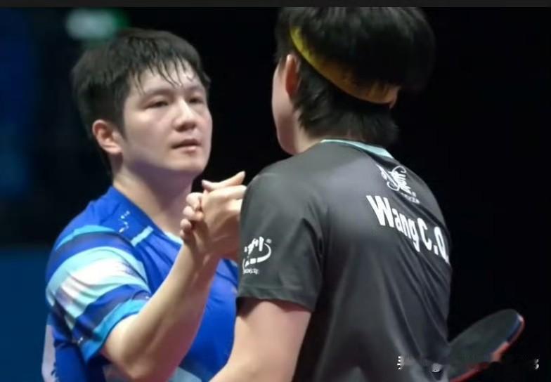 用归来依旧王者来形容樊振东再恰当不过了!

在刚刚结束的全运会男单半决赛，樊振东