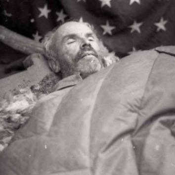 一直以来，对于白求恩，我们宣传的都是他如何高尚、如何伟大，但却很少有人知道，他为