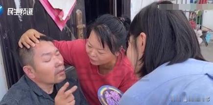 河南大哥为了救一个陌生小孩不幸变成植物人，可获救小孩的父母却从未表示感谢！医生说