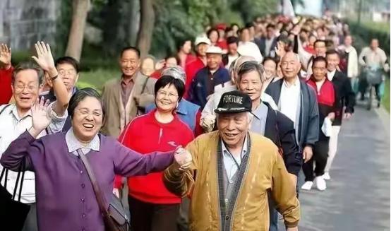 一个危险信号已经亮起：全球65岁以上老人达8.52亿，人类史上第一次老人比小孩还