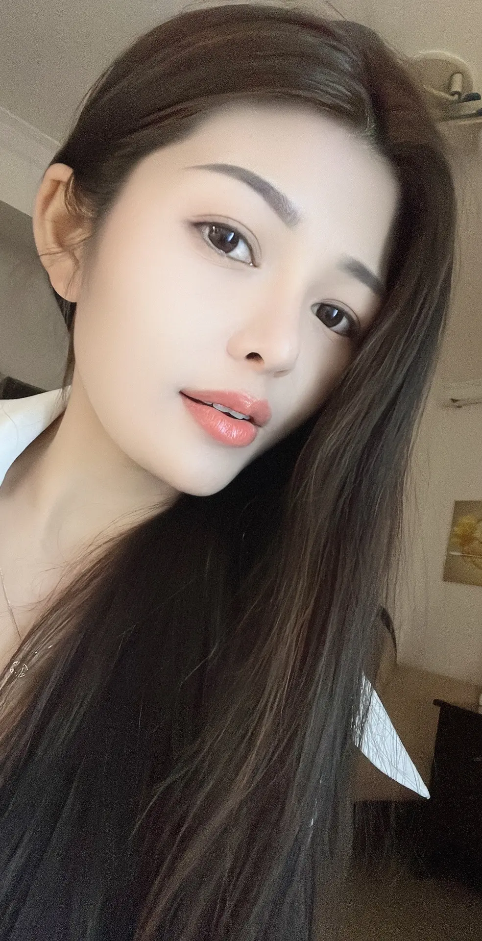 接下来的日子里，照顾好自己 ，这个秋天有点冷，睡早一点，走路慢一点，把...