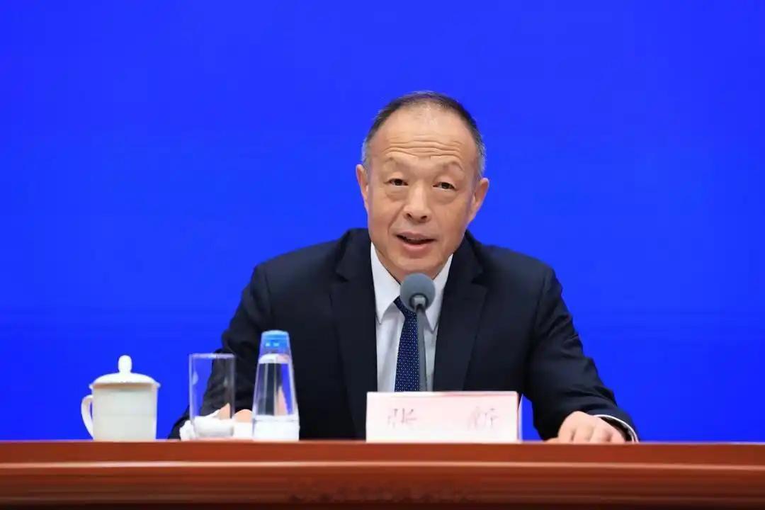张新任中国羽毛球协会主席 张新，男，现任国家体育总局竞技体育司司长、中国羽毛球协