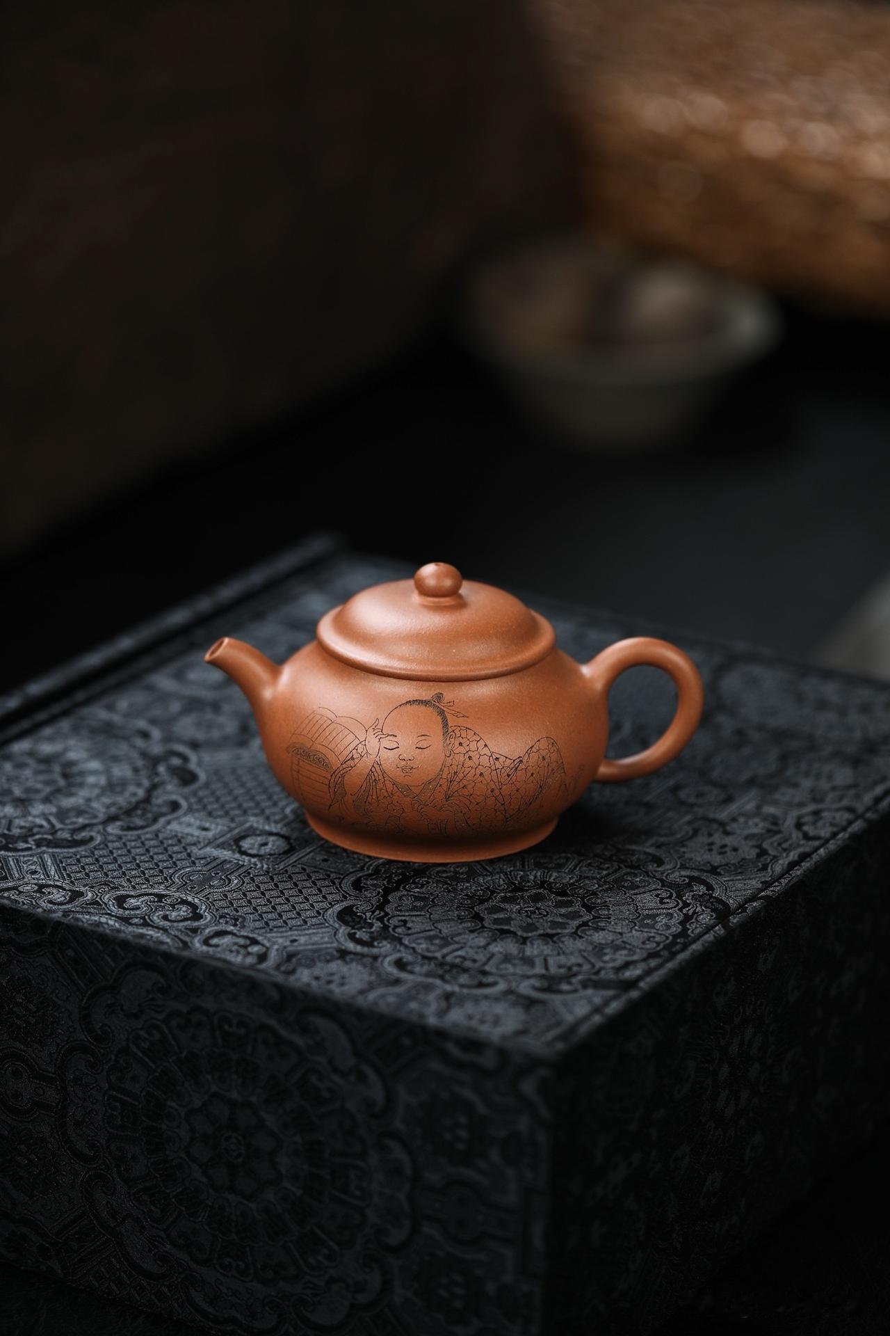 探春｜全手工｜张重庆刻绘作品｜收藏器
原矿降坡泥｜容量250cc