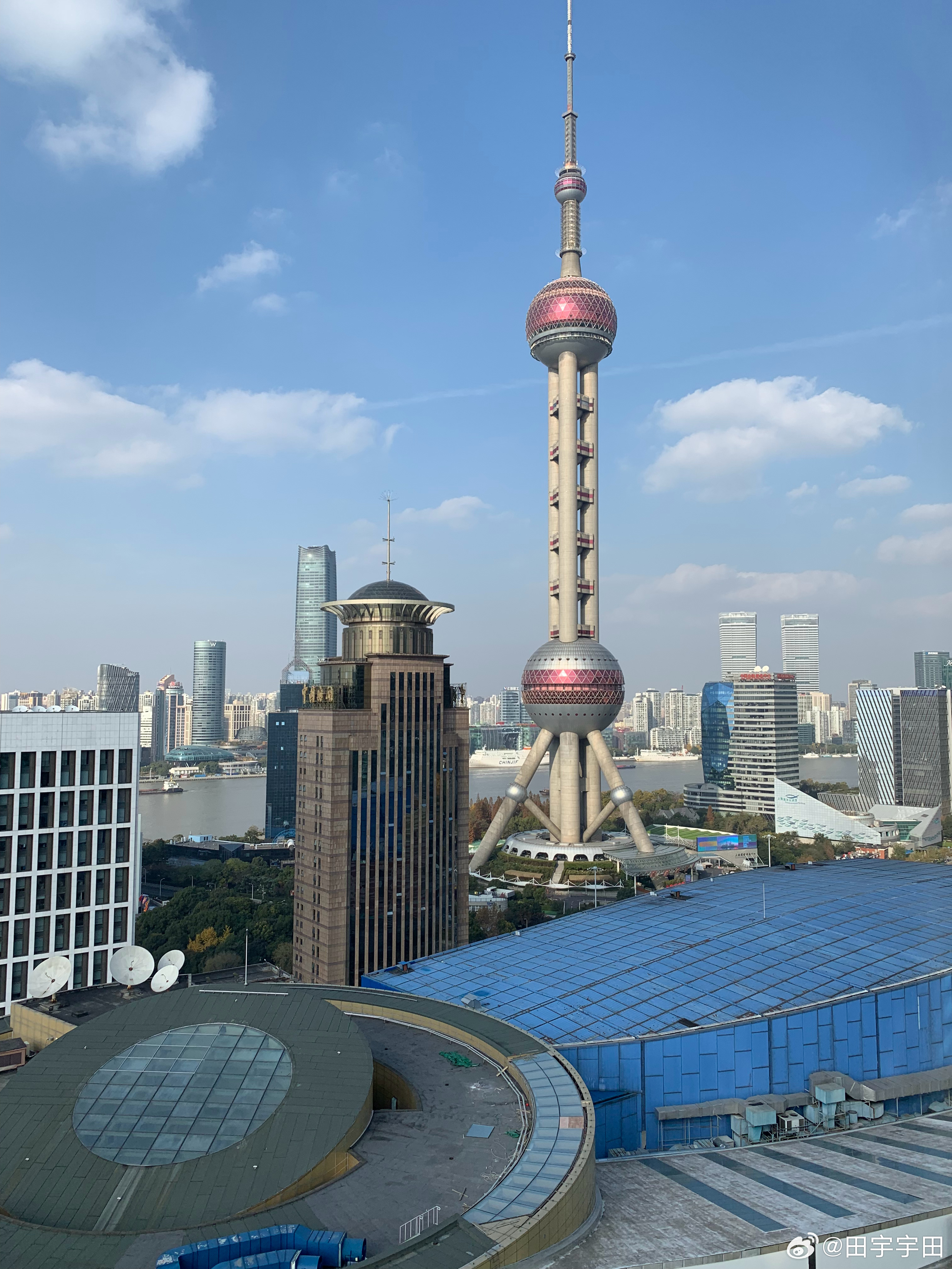 上海一小学今年仅招到22人22个学生，23个老师完美实现了一对一教学还剩下一位老