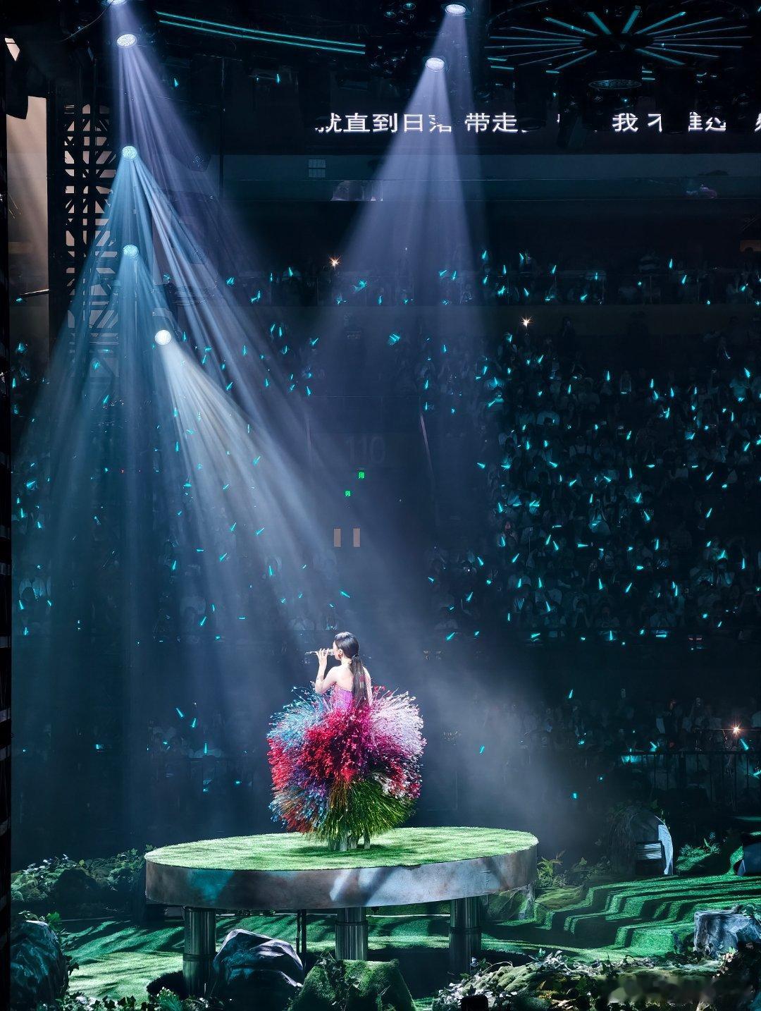 单依纯郑州上座率 郑州场有限定的那个飞岛还有人不知道吗！！！好羡慕现场的观众！单