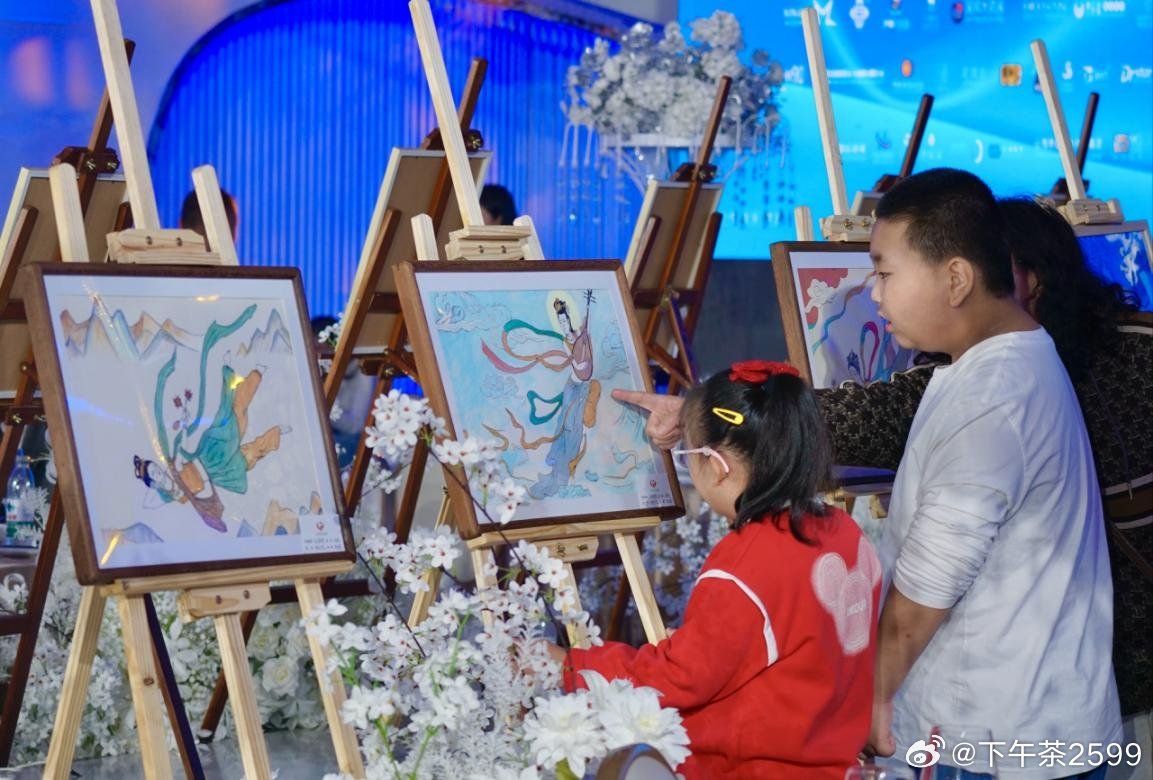 【山西太原举办特殊儿童画展 呼吁社会关爱】第十九个世界孤独症日前夕，一场以特殊儿