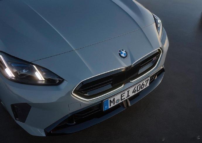 【全新宝马M235】将于15号广州车展正式发布高功率2.0T运动四门轿跑车🚀也