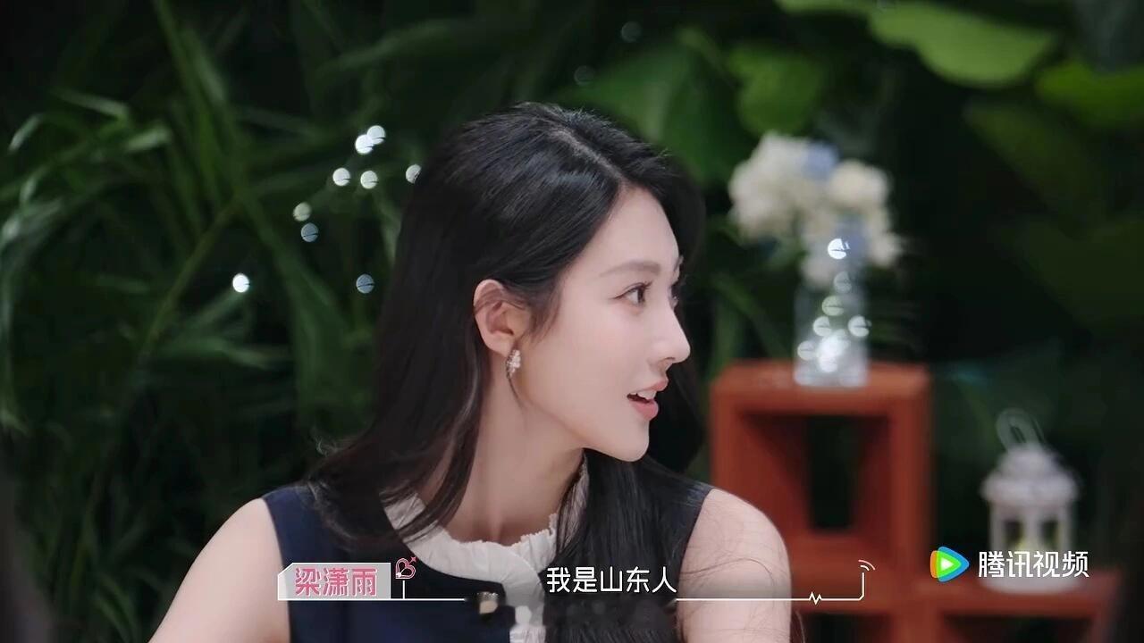 玥儿看到清华姐眼睛都亮了，感觉比对男生喜沙玥儿｜心动的信号