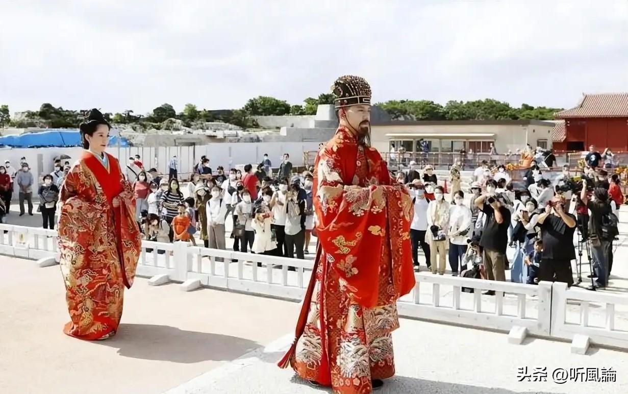 好多人以为冲绳天生是日本地盘，其实翻盟军一九四六年六七七号令就明白：北纬三十度以