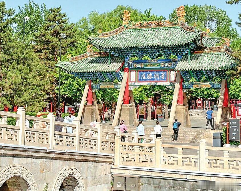 山西文旅热现象观察   根据公开数据，我省在2026年“五一”假期迎来大规模客流