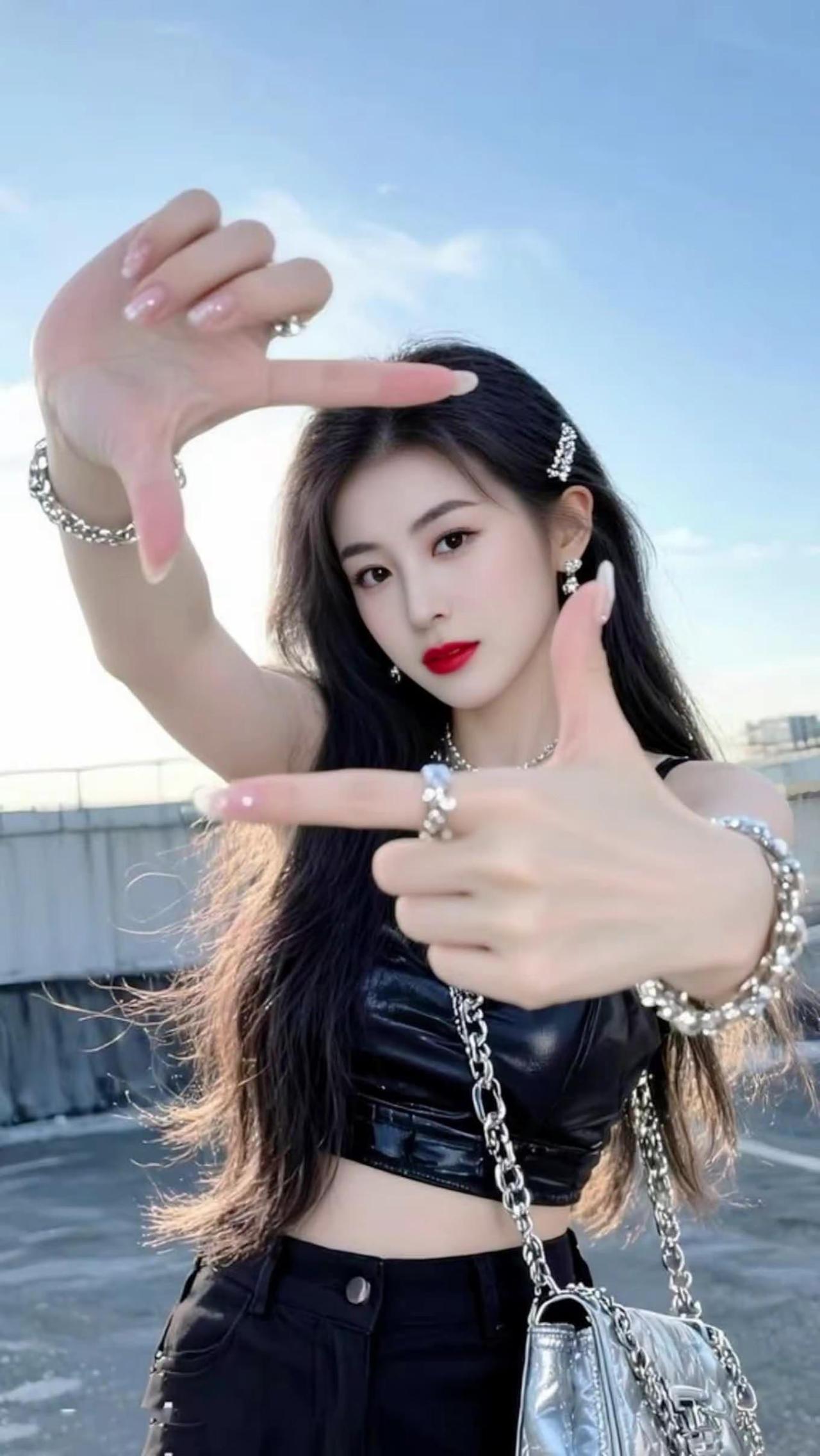小腰精拍照姿势