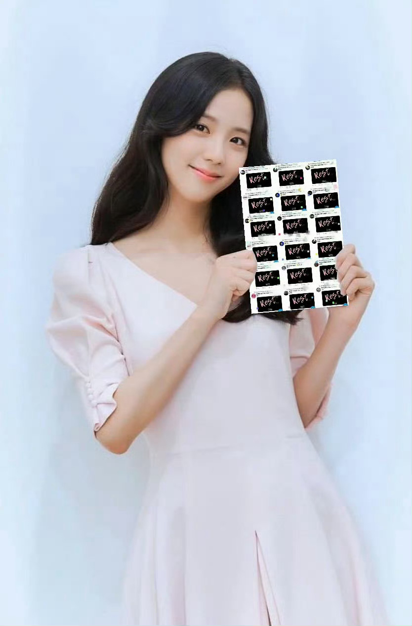 金智秀十周年出席被指双标看了热搜下面的相关评论我觉得金智秀有点可怜，粉丝说是最爱