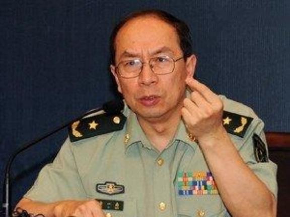 美国记者问金一南：“如果把中国2000亿的三峡大坝炸了，中国会怎么办？”金一南听