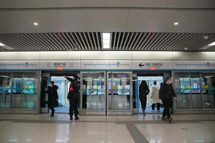 我国有地铁的城市真太牛了！43个城市拥有地铁或轻轨系统，总里程达10188.6公