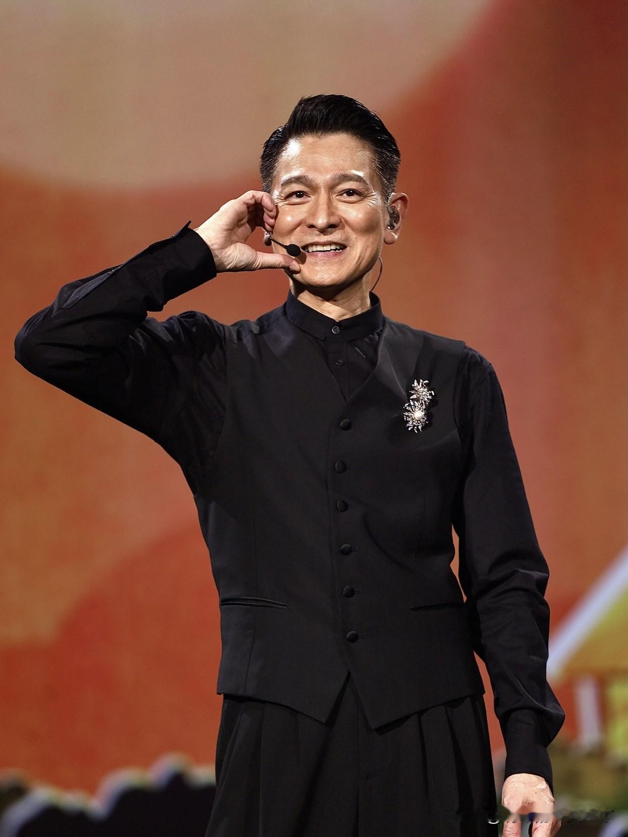 人生如戏，放平心态好好走
 
       记得刘德华在一档节目里说过这样一段话