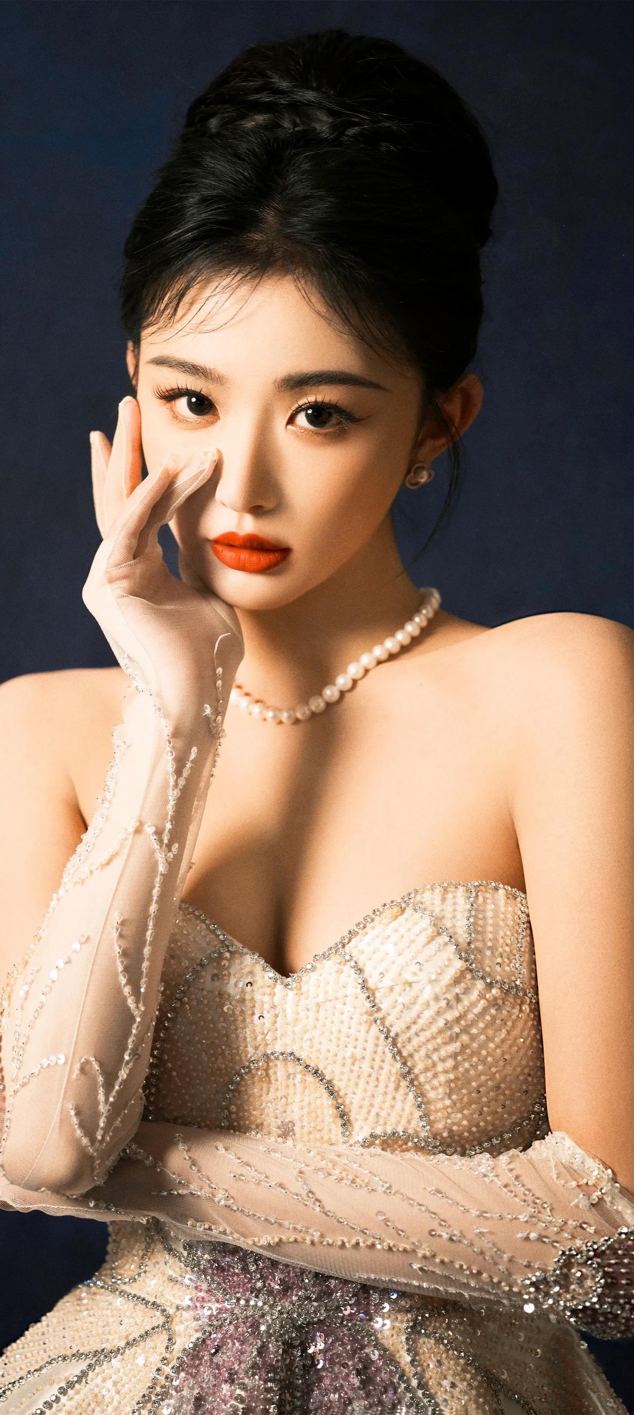 #孔雪儿# #女明星谁最美# #高清美女# #惊艳女神#
达人推荐 女主角唇泥