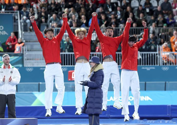 宁忠岩向全世界展现中国速度宁忠岩说我终于做到了：“从12岁开始练滑冰，到如今站在