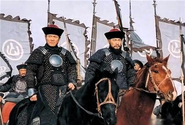 1749年，乾隆在瀛台亲自审讯川陕总督张广泗，还对他动用刑罚。张广泗极力为自己申