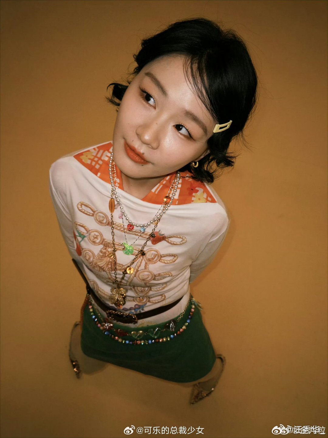 金靖说胖六斤结果瘦成小金粒金靖的体重话术真的很会逗人，说胖了六斤却瘦得清晰可见，