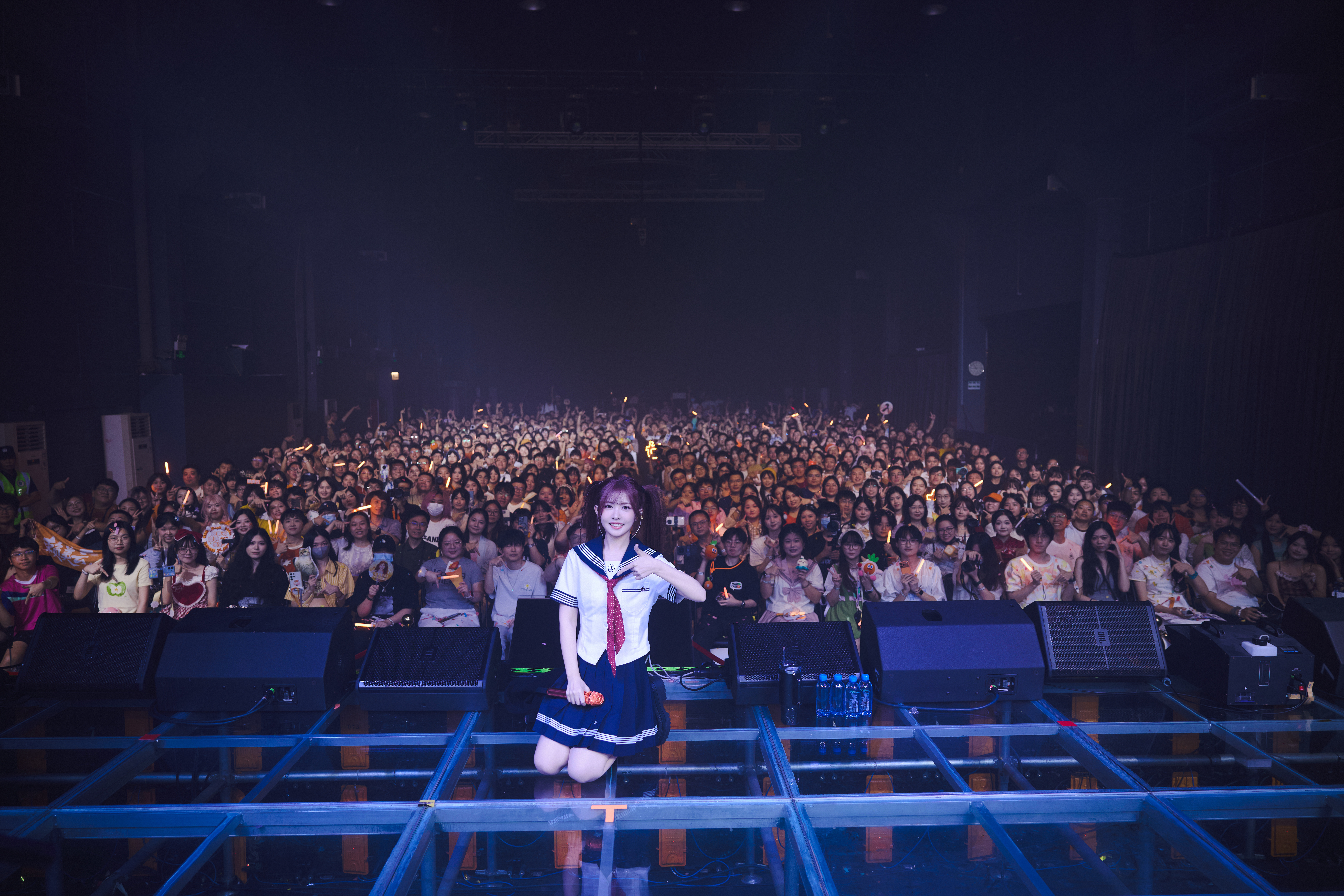 赖美云[超话] 故事要从今天开始说起了……2025赖美云七待十周年巡演 ​​​