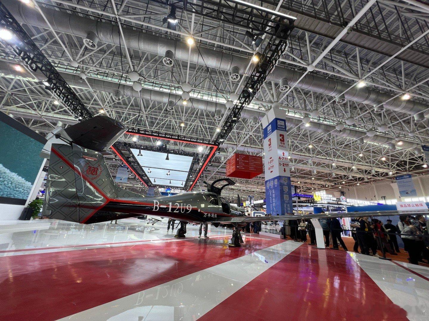 可以横跨北大西洋的单发活塞发动机的机型钻石DA50是多少人的梦中情机重点好有战斗