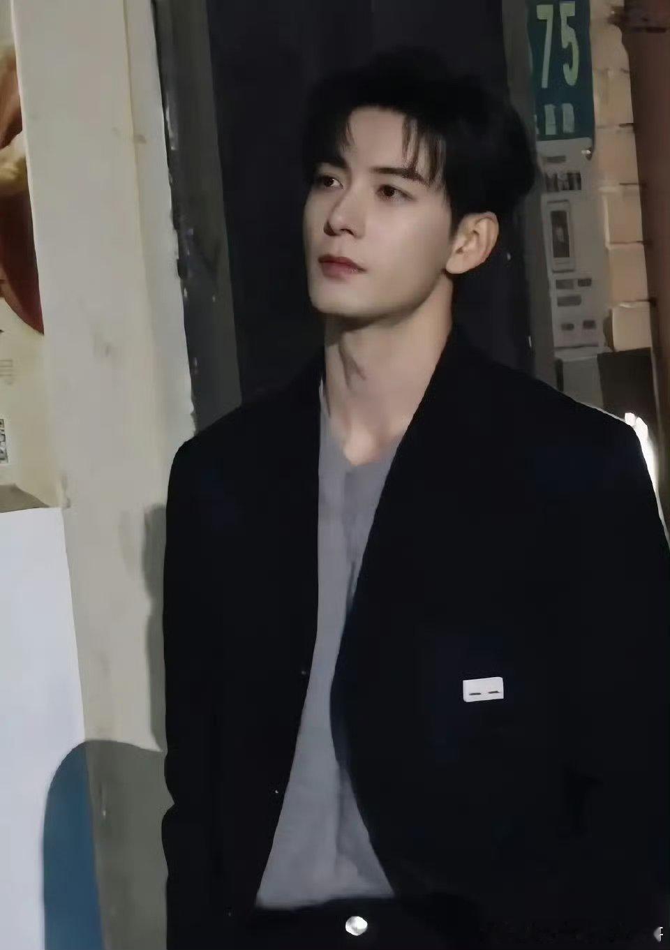 陈星旭轧戏路透，好帅[舔屏] ​​​