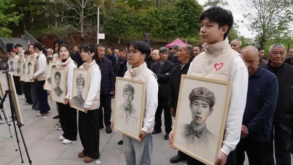 这场跨越九十年的“重逢”，本质上是一次对集体记忆的数字与艺术抢救。通过高校学生的