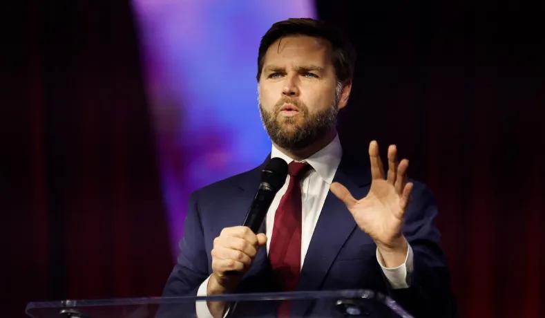 万斯彻底不装了！
直接亮明终极大招，
把美国对台策略浓缩成两条路。

态度堪称摊