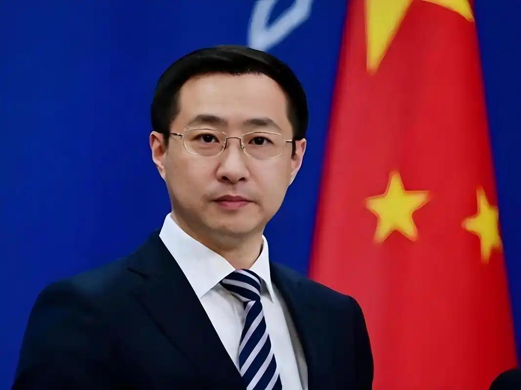 中国外交部发表严正声明

7 月 20 日，针对台湾当局宣布，因柬埔寨坚持 “一