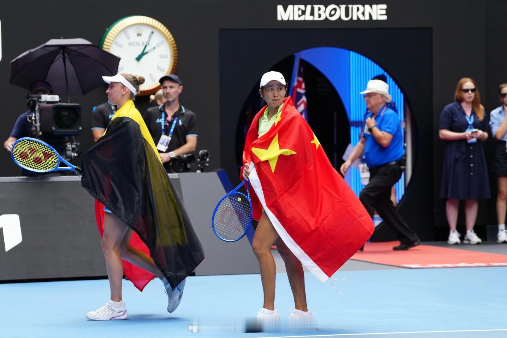 张帅组合夺澳网女双冠军 来看张帅和梅尔滕斯的捧杯时刻❤️❤️❤️澳网2026这很