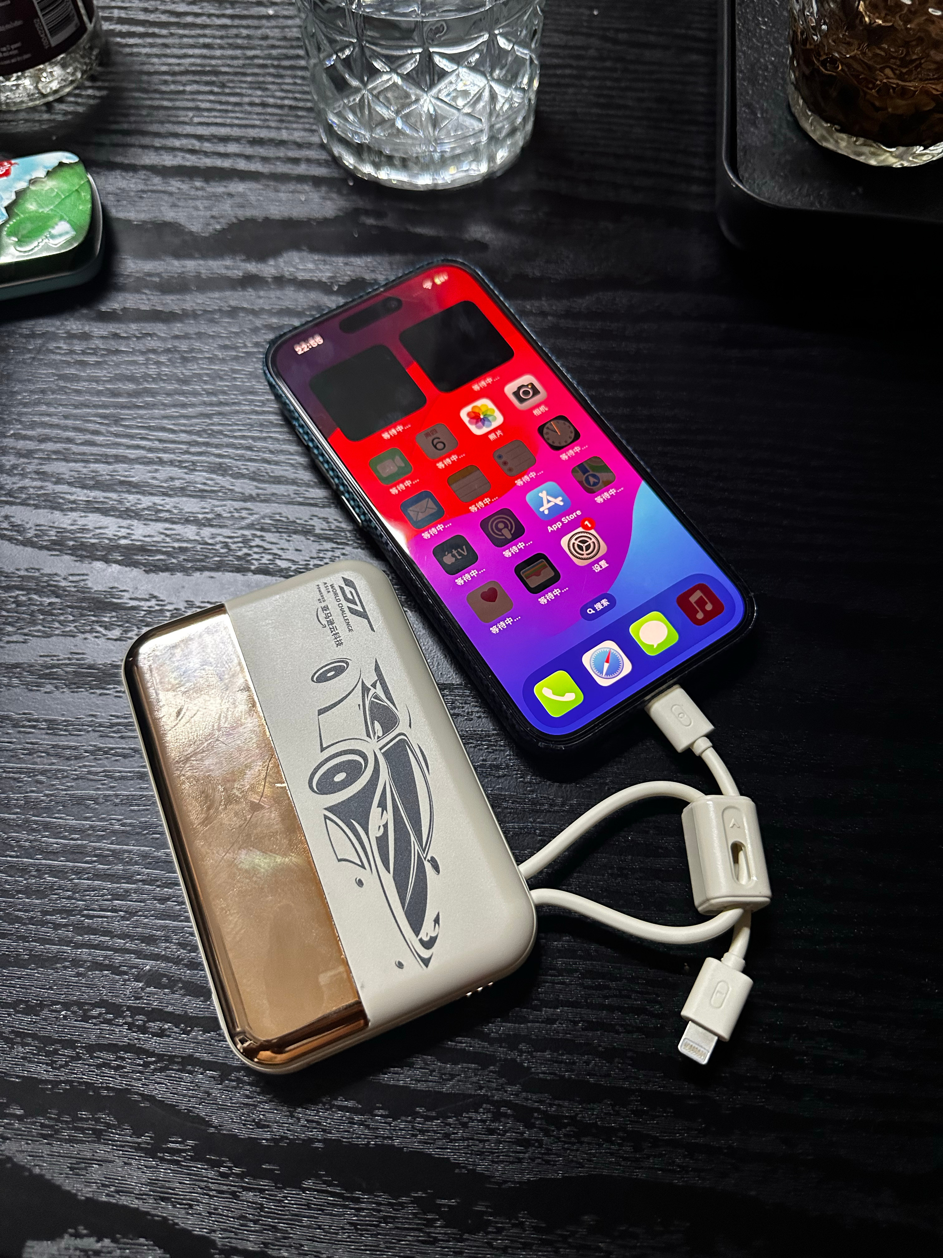 iPhone18Pro最新前瞻据说明年还会发苹果的折叠屏，不知道会是什么样，如果