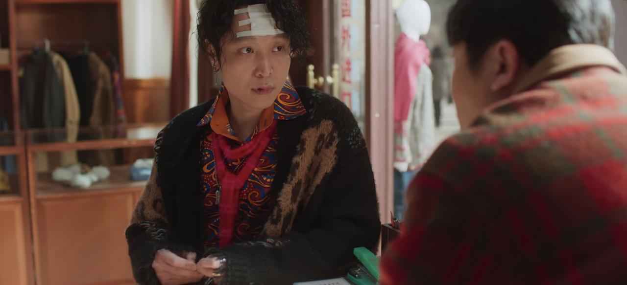 达达从纹身师变商人？
这反差太猛了！
说真的，他那股傻劲儿真让人上头。
艺术和饭