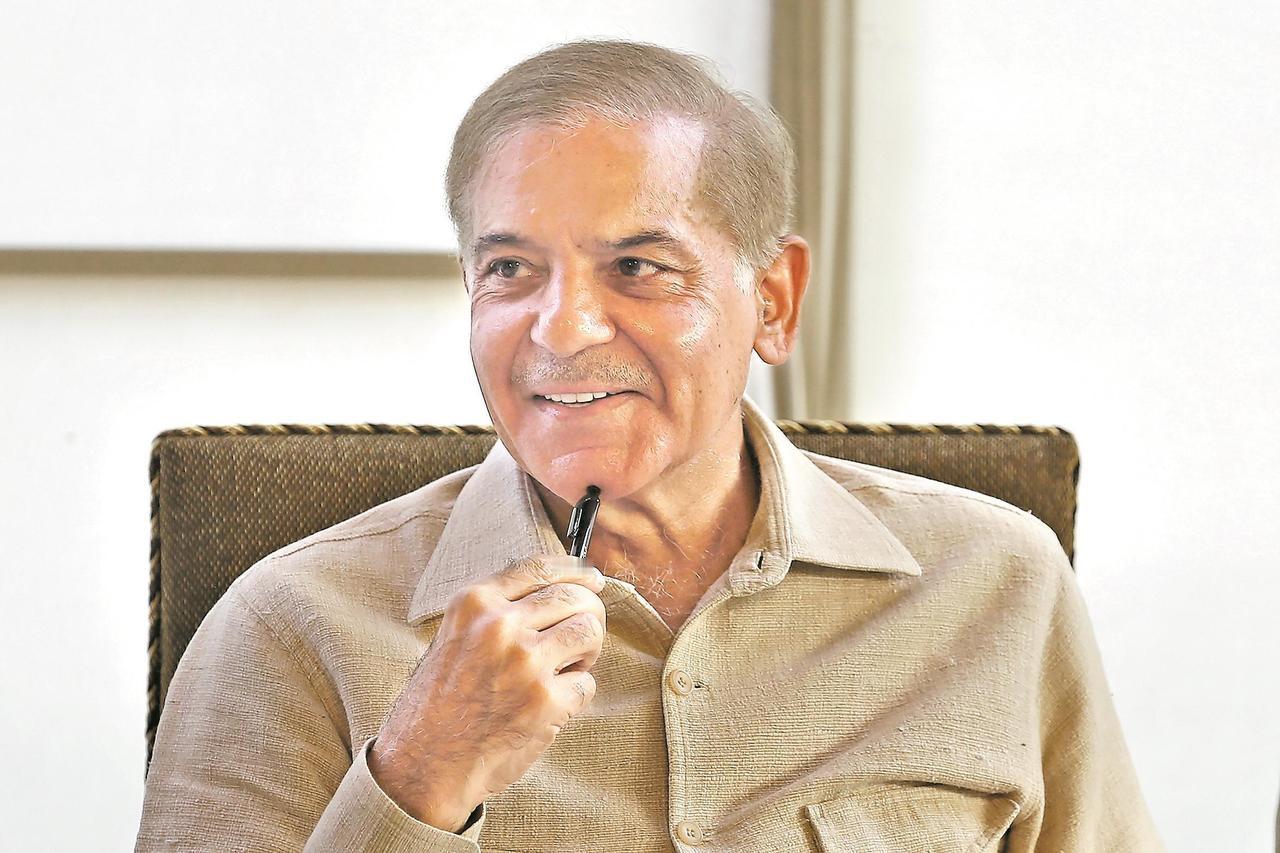 美国对伊朗的谈判一向是强硬且富傲慢性。原计划的美伊第二轮谈判，美国的态度是伊朗要