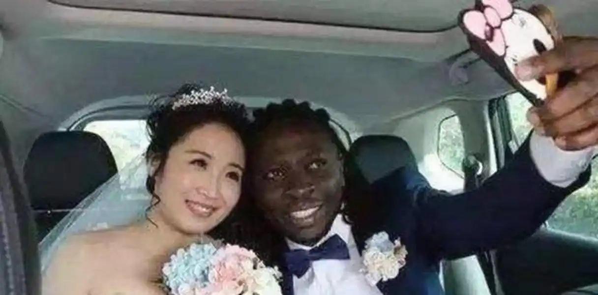 远嫁非洲真的是为了爱情吗？别被短视频里的金镯子和“零彩礼”冲昏头脑！当激情退去，