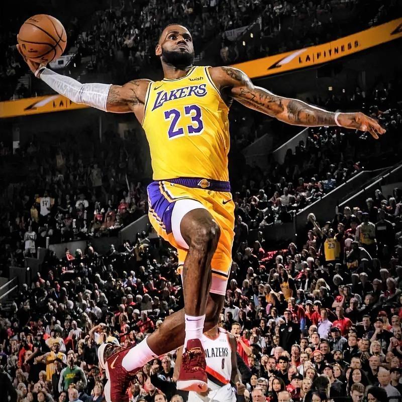 41岁的詹姆斯再次证明了自己的伟大。历史上谁能在40多岁的年龄还能在比赛中打出这