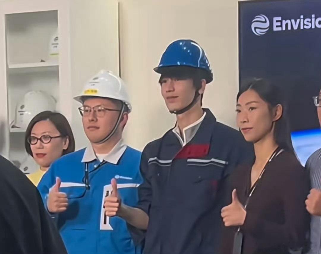 张凌赫一生执着拆东西的理工男张凌赫这个专业也很吃香