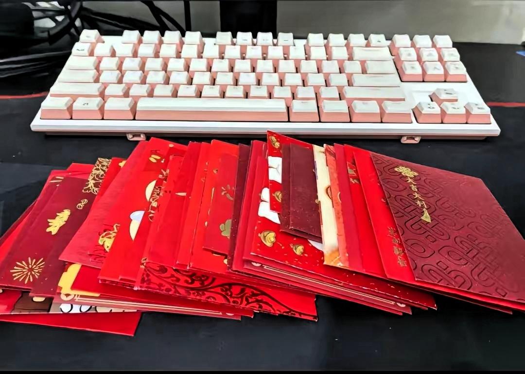 26楼老人深夜离世，凌晨坐电梯运走，家属随后立马消毒电梯，还给邻居们拿红包放物业