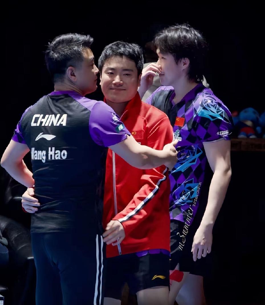 估计甜甜也没想到吧，竟然被选为国乒男队的副队长了，本来腰伤缠绵，都感觉他快要退役
