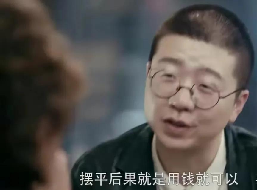很不喜欢这个人，因为他说出来这样一句话让人觉得没有品味，李诞说：舞台给了我自由…