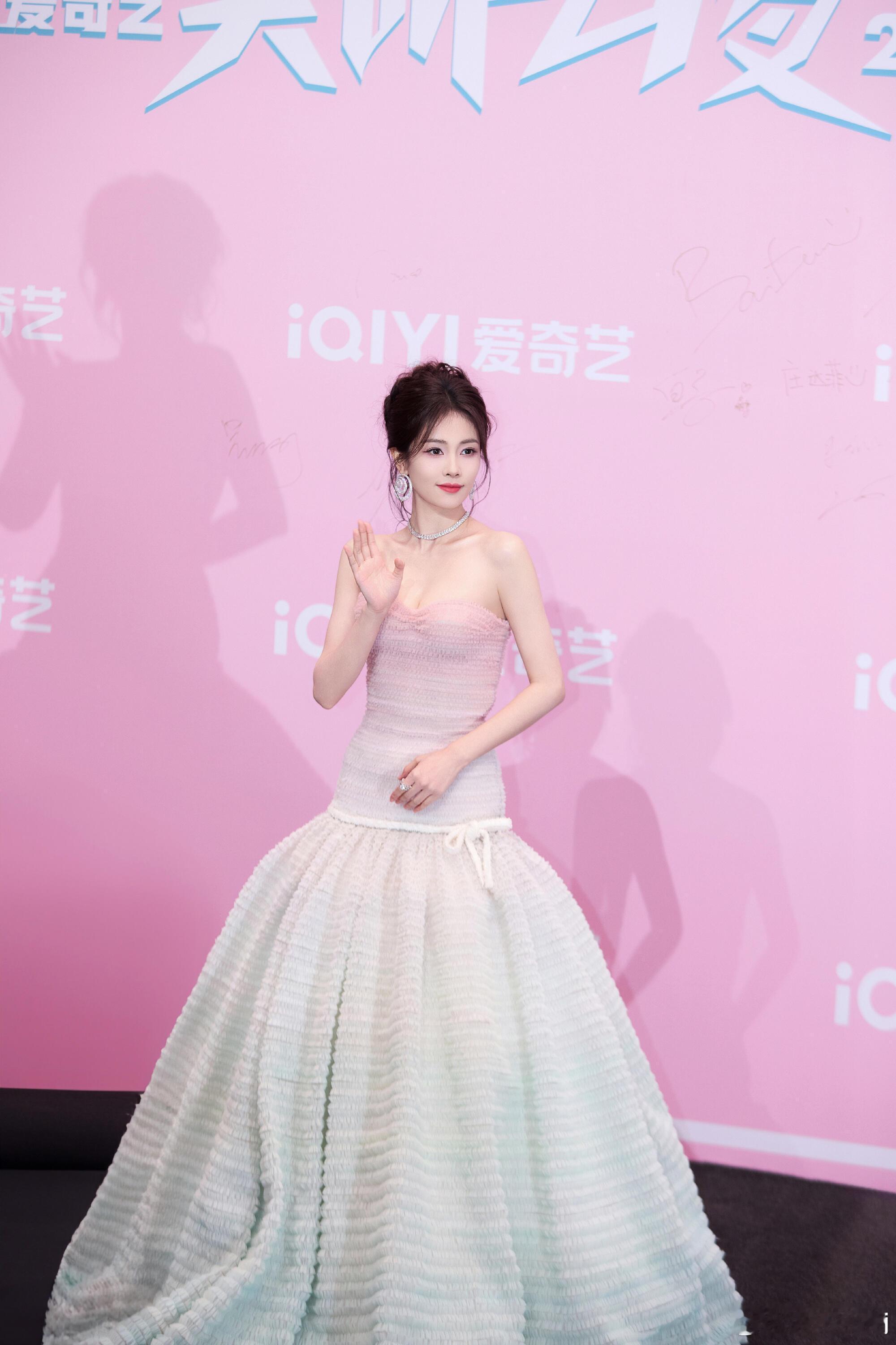 白鹿2025将有三部作品上线 昨天的红毯和内场都好美！明年有爱奇艺的三部剧《北上