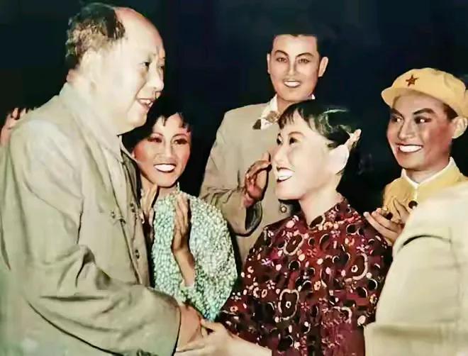 陶玉玲与主席，《霓虹灯下的哨兵》