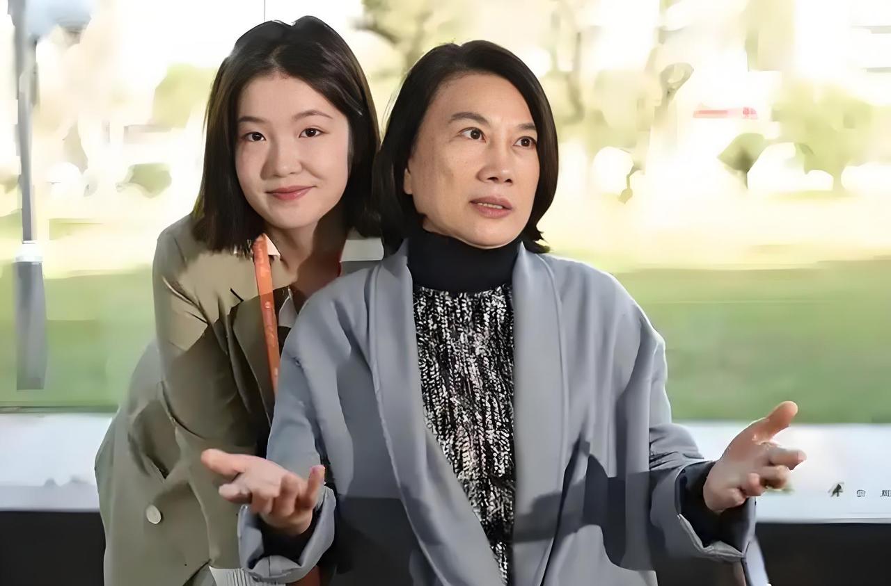 网传董明珠与孟羽童相约本周五吃饭、直播。
消息得到孟羽童确认，孟羽童在社交媒体发