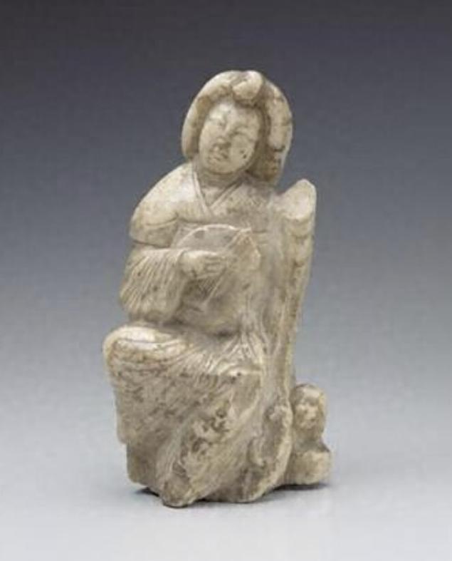 日本东京艺术大学美术馆藏唐代大理石雕 弹阮咸仕女俑 高23cm 