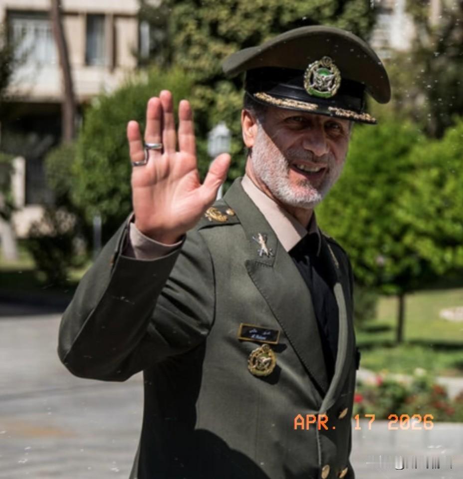 伊朗军方发出严厉的警告，不能让任何一名入侵者活着离开。当地时间 4 月 16 号