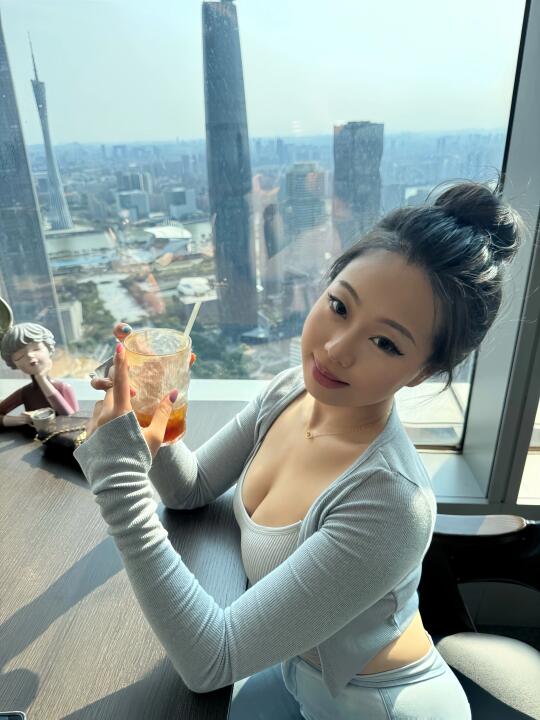 从不美丽羞耻，我确实性感大方